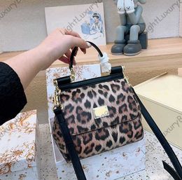 Designer Leopard Print Shoulder Bag Women Purse Flap Handbag Designesr Crossbody Bags Lady Fashion Leather Tote Removable Shoulders Strap 24031410