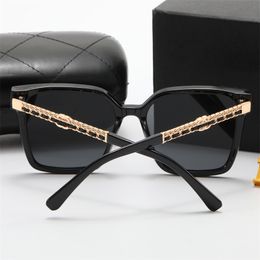 Designer Luxury Sunglasses Women Mens Brand Eyewear Adumbral Sunshade Classic Sun Glasses Polaried Summer Sunglasses Womans Full Frame Glass
