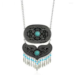 Chains LosoDo European And American Fashion Texture Money Ornaments Retro Inlaid Gemstone Carving Small Leaf Necklace Accessories