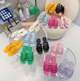 Designer Leather Slippers Candy Colour Sandals Summer Women Leisure Slides Fashion Flip Flops Miu Mules Letter Beach Wrinkle Slipper