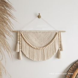 Garden Decorations Macrame Wall Hanging Tapestry with Wood Beads and Tassels Handmade Woven Home Office Nursery Decor Bedroom Livingroom Decration 230511