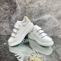 2023top new Mens Women Casual shoes designer women leather lace-up sneaker fashion Running Trainers Letters woman shoes Flat Printed gym sneakers