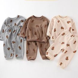 Pyjamas born Clothes Boys Round Neck Fashion Waffle Suit Infant Girls Cute Cartoon Bear Print Spring Autumn Pyjamas Set 230511
