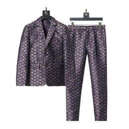 Nuovi abiti da uomo Stilista Blazer Tweed Smoking dello sposo Notch Risvolto Classico Lettera Stampa Groomsmen Matrimonio / ballo di fine anno / cena Giacca giacca Pantaloni B001