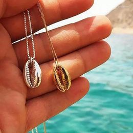 Chains 2023 Luxury Fashion Women Lady Jewellery Choker 41 5cm Gold Colour Sea Shell Dangle Girl Mini Small Cute Lobster Delicate Necklaces