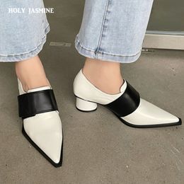 Dress Shoes Dress Office Women Pumps Spring Summer Mature Retro PU Leather Fashion Chain Pointed Toe Thick Heels Shoes Woman 230511