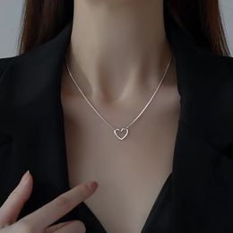 Light Luxury, Small Size, Hollow Heart Necklace, Women's Fashion Collar Chain, Titanium Steel Jewelry Necklace, Gift Choice