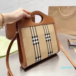 2023-Stripe Messenger Handbags Canvas Crossbody Bag Fashion Women Shoulder Bags Metal Hardware Interior Zipper Pocket Cowhide Tote Purse Removable Strap Purse