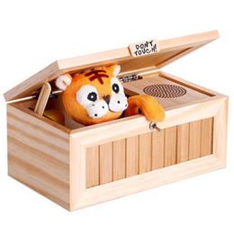 Novelty Games Wooden Electronic Useless Box Cute Tiger Funny Toy Gift For Boy And Kids Interactive Toys Stress-Reduction Desk Decoration 230512