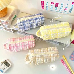 Cute Pencil Case Creative Cream Series Lattice Small Tote Makeup Brush Storage Bags Girl Summer Cosmetic Lipstick Organizer Bags