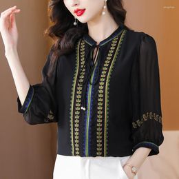 Women's Blouses 2023 Summer Silk Embroidered Bubble Sleeve Shirt Women's Bohemian Ethnic Style 7/4 Lantern Lace Splice Slim Top