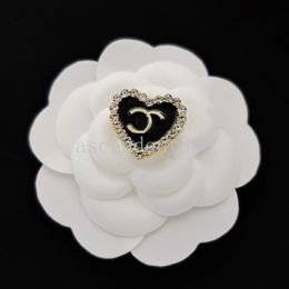 Fashion Designer Brooch For Women Luxury Jewellery Ladies Dress Accessory Pins Womens Heart Shape Small Brooches Designer Jewellery