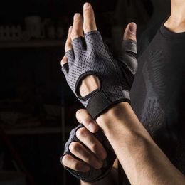 Sports Gloves Men's and Women's Gym Haltere Exercise Cycling Hollow Butterfly Mesh Breathable Thin Fit Fitness Half Finger Sports Gloves P230512