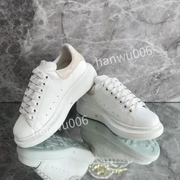 2023Womens Men Luxury Designer Sneaker Lace Up Genuine Leather Sneakers Fashion Women Casual Designer Sneaker