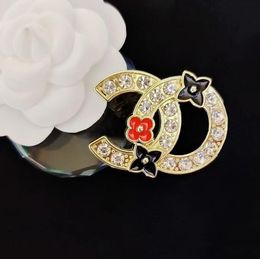 20styleBrand Double Letters Designer Brooches for Women Fashion Unisex Inlaid Crystal Pearl Brooch Clothing Suit Pin Women Wedding Jewellery Party Accessory