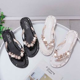 Slippers Shoes Woman 2023 Slippers Flat Shale Female Beach Luxury Slides String Bead Rubber Flip Flops Sabot Designer Soft Summer G230512