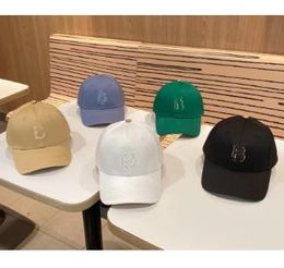 Paris alphabet embroidery new Korean version of the autumn and winter baseball cap female soft top show face small simple everything matching duck caps men All-match