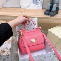 2023 new Designer Shoulder Bag Women Purse Flap Handbag Designesr Crossbody Bags Lady Fashion Leather Handbags Removable Shoulders Strap