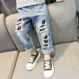 Jeans Spring Autumn Jeans for Boys Girls Fashion Broken Hole Denim Trousers Baby Girls Clothes Toddler Kid Boy Pants Children Clothing 230512