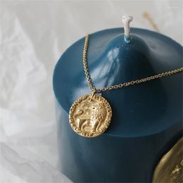 Pendant Necklaces Titanium Steel Plated 18K Gold Lion Sculpture Coin Necklace Fine Polished Animal For Women Clavicle Chain Choker Jewelry