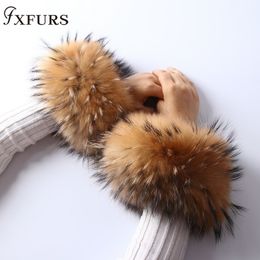 Sleevelet Arm Sleeves Real Women Genuine Fur Cuffs Hand Wear Raccoon Cuff Lady Bracelet Wristband Warmer Decoration Sleeve 230512