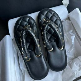 Chanells CHANEI Women Designer Clip Slippers French Toe Flat Tied Channel Ladies Beach Casual Luxury Flip Flops Fashion Leather Footwear Sandals 92kl