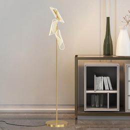 Floor Lamps Nordic Modern Minimalist Personalised LED Lamp Golden Living Room Bedroom Dining Vertical Cafe Lounge