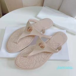 Fashion-Women Slippers Designer Flat Sandals Jelly Slides Beach Flip Flops Fashion Metal Decoration Printing Sole Shoe Waterproof