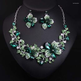 Pendant Necklaces European And American Flower Necklace Earring Set Crystal Gem Jewellery Dress Bride Banquet Female Accessories