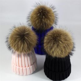 Berets Fashion Pompom Knitted Wool Hat Real Raccoon Fur Pompon Casual Cap For Women Beanie Winter Spring Outdoor Warm Bonnet