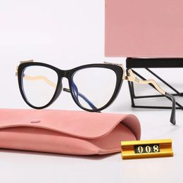 Cat frame Designer Sunglasses Fashion Summer plain glass spectacles Irregular framework Beach Glasses Full Frame Letter Rectangle Design for Woman