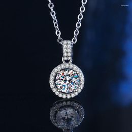 Pendant Necklaces 2 Moissanite Stone Necklace Female Collarbone Chain Niche Design Feeling Gift For Girlfriend