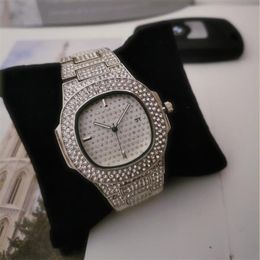 In Stock Shinning Diamond Designer Watch Mens Luxury Watches Iced Out Men Quartz Movement Party Wristwatches womens193s