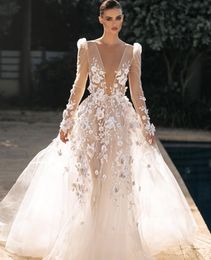 Bohemian Floral Lace Beach Wedding Dress Sheer V-Neck Backless Sexy Boho Bridal Gowns Long Sleeves Summer Robe De Mariage 2023