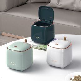 Waste Bins Mini Desktop Trash Can Home Light Luxury Table Garbage Basket Sundries Dustbins for Bedroom Office Decorative Accessories 230512