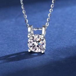 Pendants Classic 1-2 D Color Bull Head Moissanite Necklace Women Jewelry 925 Sterling Silver Clavicle Gift
