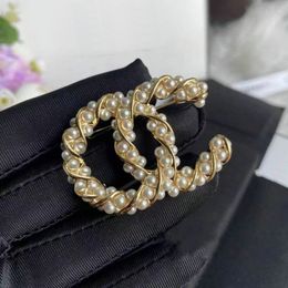Designer Brooches for Womens Men Casual S Retro Letters Jewellery Ladies Dress Accessories Pins Diamond Brooch 20 Style