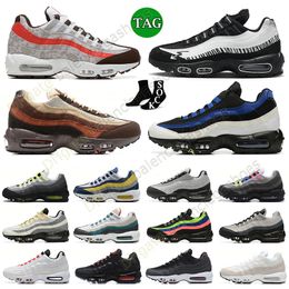 Designer 95 95s Og Scarpe da corsa da uomo Allenatori Tripli Schizzo nero Neon NEON Aqua University Blue Bred Women Chaussurs Sneakers sportivo all'aperto 36-46