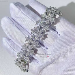 Guangzhou Shining Jewelry 18k White Gold Plating Over Silver Iced Out Moissanite Diamond Cross Bracelet