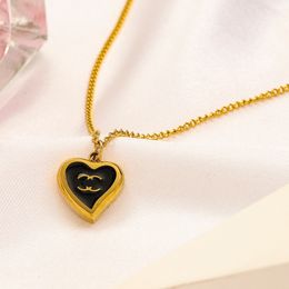 18K Gold Plated Luxury Designer Necklace for Women Heart-Shape Pendant Brand Letter Choker Chain Necklaces Jewelry Accessory High Quality Never Fade 20Style