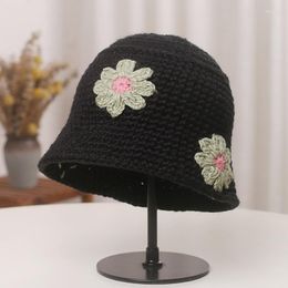 Berets Women Knit Bucket Hat Outdoor 3D Crochet Flower Sun Beach Winter Warm Cloche Match Any Outfit All Seasons