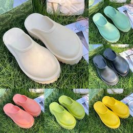 Brand Designer Sandal Women Man Platform Perforated Sandals Slippers Made of Transparent Materials Fashionable Sexy Lovely Sunny Beach Woman 35-43
