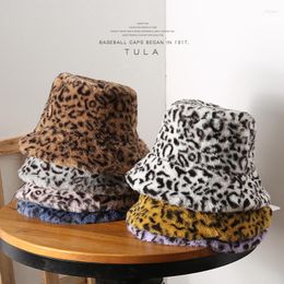 Berets Autumn Winter Panama Hat For Women Faux Fur Bucket Hats Leopard Print Plush Velvet Warm Fisherman Vacation Cap