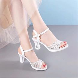 Dress Shoes Women's High Heel Sandals Women Stiletto Peep-Toe Flower Mesh 2023 Summer Korean Style Cross-Border Rhinestone A534