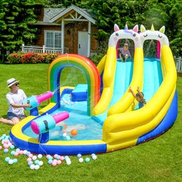 Einhorn-Sprungburg mit Rutsche, aufblasbare Wasserrutschen für Kinder, Hinterhof, Doppelrutschen mit Wasserspray, Pool, Wasserpistolen, Regenbogenbogen, doppeltes Einhorn-Design, Parkspiel