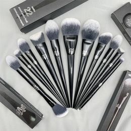 Makeup Tools KVD 11Pcs Full Set Of Brush Powder Foundation Shadower Blending Liner Concealer Bronzer Highlighter Sculpting 230515