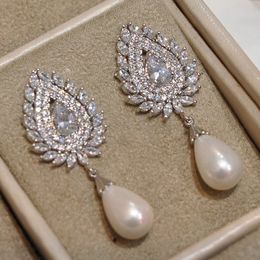 Dangle Chandelier Huitan Luxury Temperament Women's Imitation Pearl Earrings Full Paved Bling White CZ Stone Fashion Wedding Jewelry Drop Ship 230515