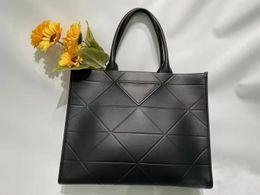 Designer Leather Crossbody Handbag with Diamond Plaid ledger wallet - Luxury Women's Shoulder Bag for Shopping and Fashion