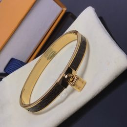 Designer Bracelet Bangle Charm Bracelet Luxury With Lock Bracelets Women Old Flower Letter Jewelry Plated Gold Stainless steel Wristband Cuff Party Accessories