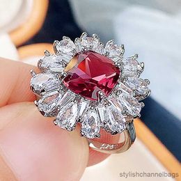 Band Rings Flower Shaped Red Cubic Rings for Women Finger Evening Party Gift Lady Jewelry